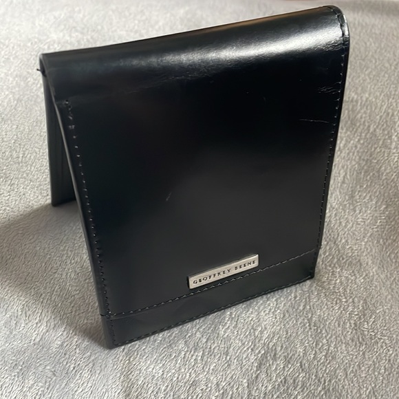 Geoffrey Beene Black Bi-Fold Wallet EUC - Picture 4 of 15